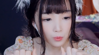 少寒清新穿搭，复古碎花小裙