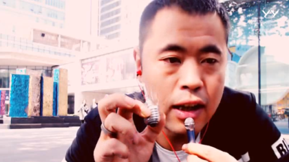 厉害了!YY直播吃玻璃吞钢球!