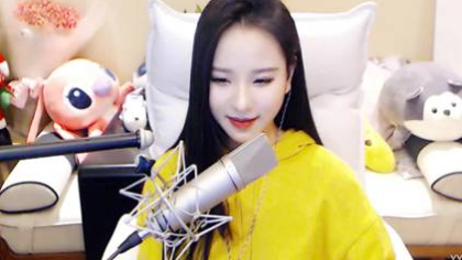 这位电母力压冕哲，暂列第一！