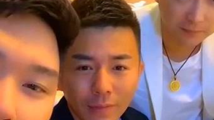 谢小宇晒与老利阿哲伽柏蓝波合影