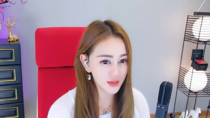 美女主播掉榜痛哭流涕，秒变小可怜！