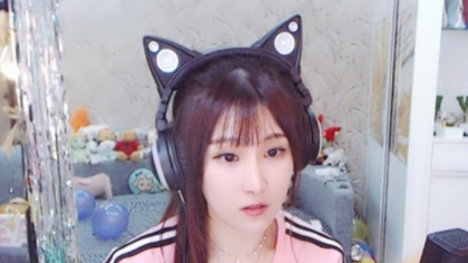 正文 yy星闻2018-02-17 18:03 0 过年了,雪儿也要走亲访友,而且出门在