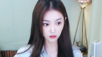 微凉深情款款演唱，催泪好听！