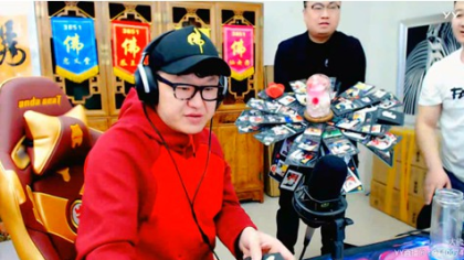 感动，匿名粉丝送大佛画集