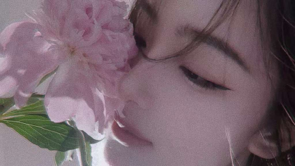 五月芍药，媚娘人比花还娇美！