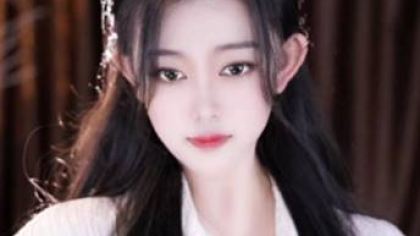 奇迹哥真神豪，她再度吃饱