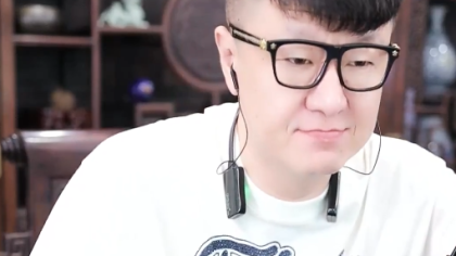 随手刷出10万礼物，佛：只有哦哥