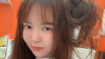 星妹妹洗头遇事故，剪掉一大团！