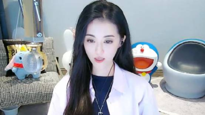 又是小金娃，她吃得真饱