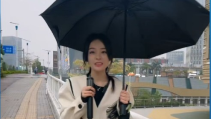 社牛鱼闪闪广州雨中户外唱歌！