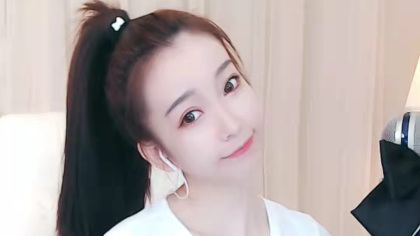 杨大爷运动装出镜！活力感满满！