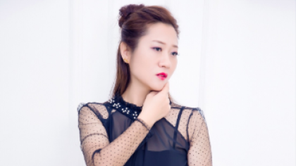 气质美女演绎深入人心，触动你了吗？