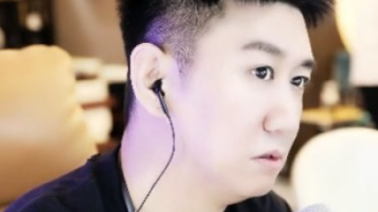 小浩感慨，现实朋友越来越少